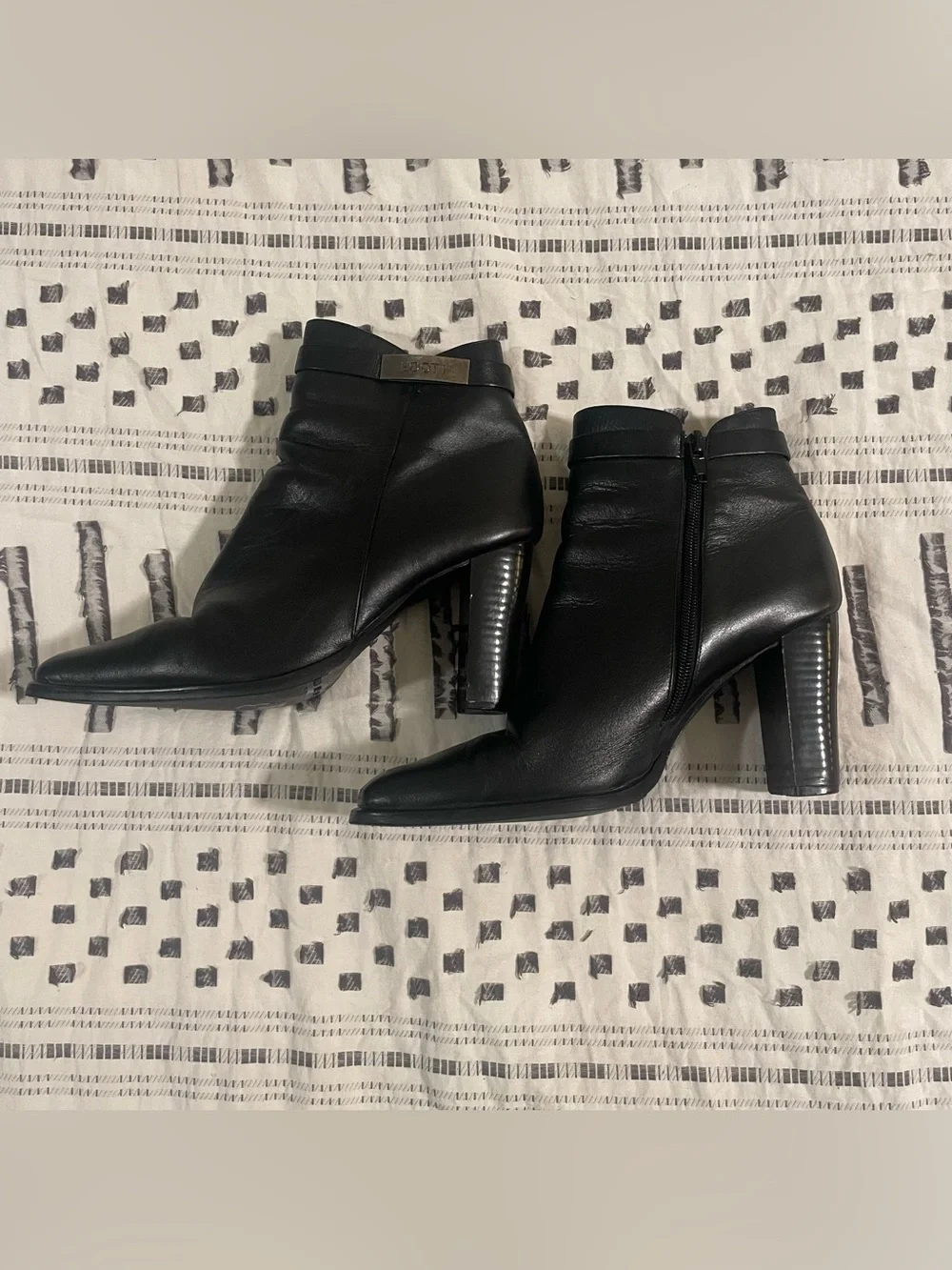 VINTAGE 90s Y2K Booty Shoes Black Leather Block Heel Square Toe Ankle Boots 8